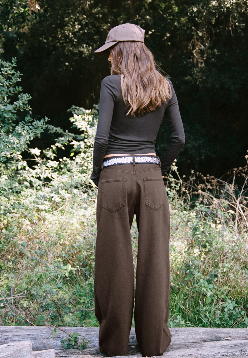 Джинсы свободного кроя