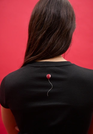 Облегающая футболка IT GIRL- Заказать в России