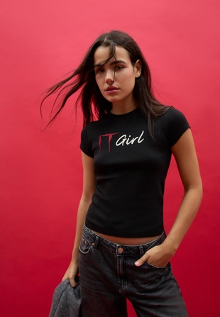 Облегающая футболка IT GIRL- Заказать в России