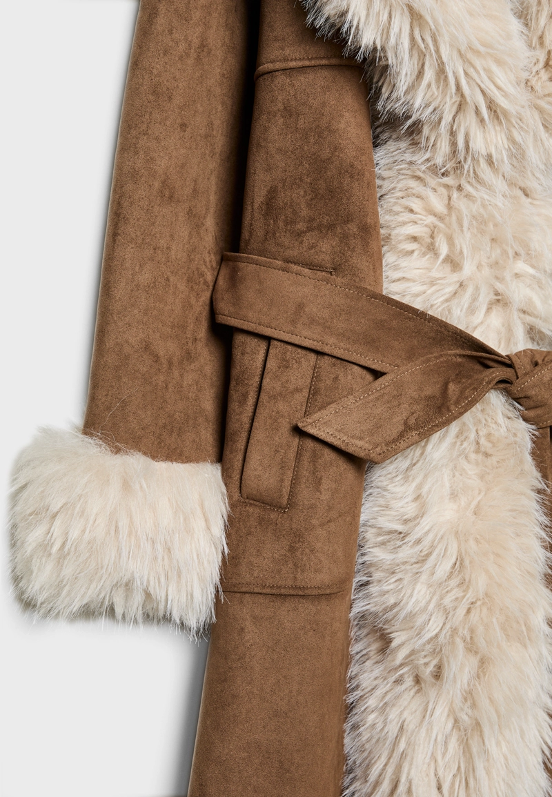 Длинное пальто из искусственного меха с длинным ворсом
