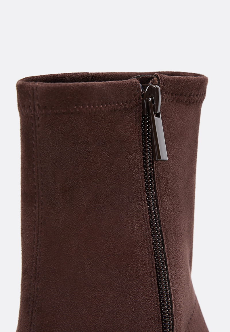 Ботильоны на каблуке из искусственной замши