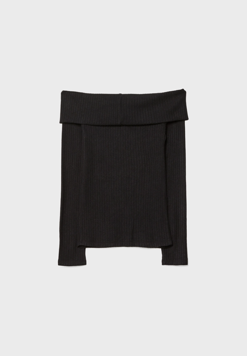 Футболка с открытыми плечами