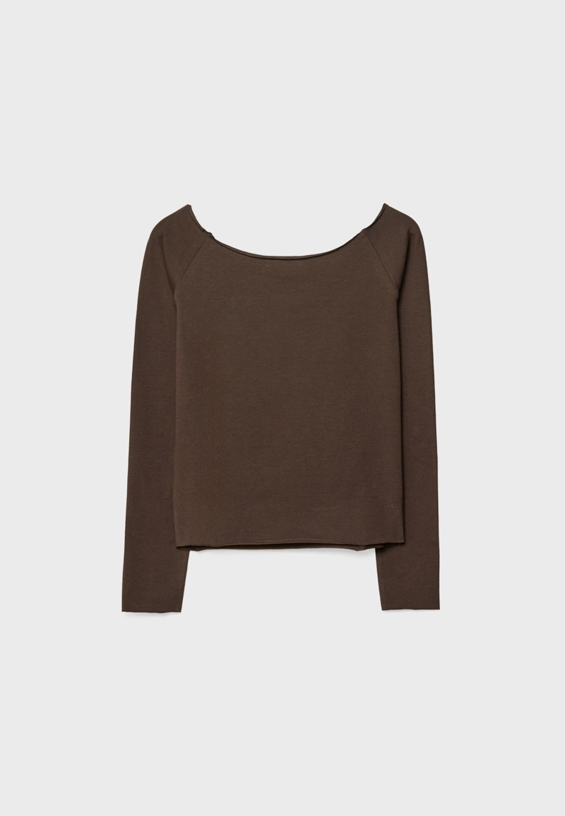 Футболка с открытыми плечами