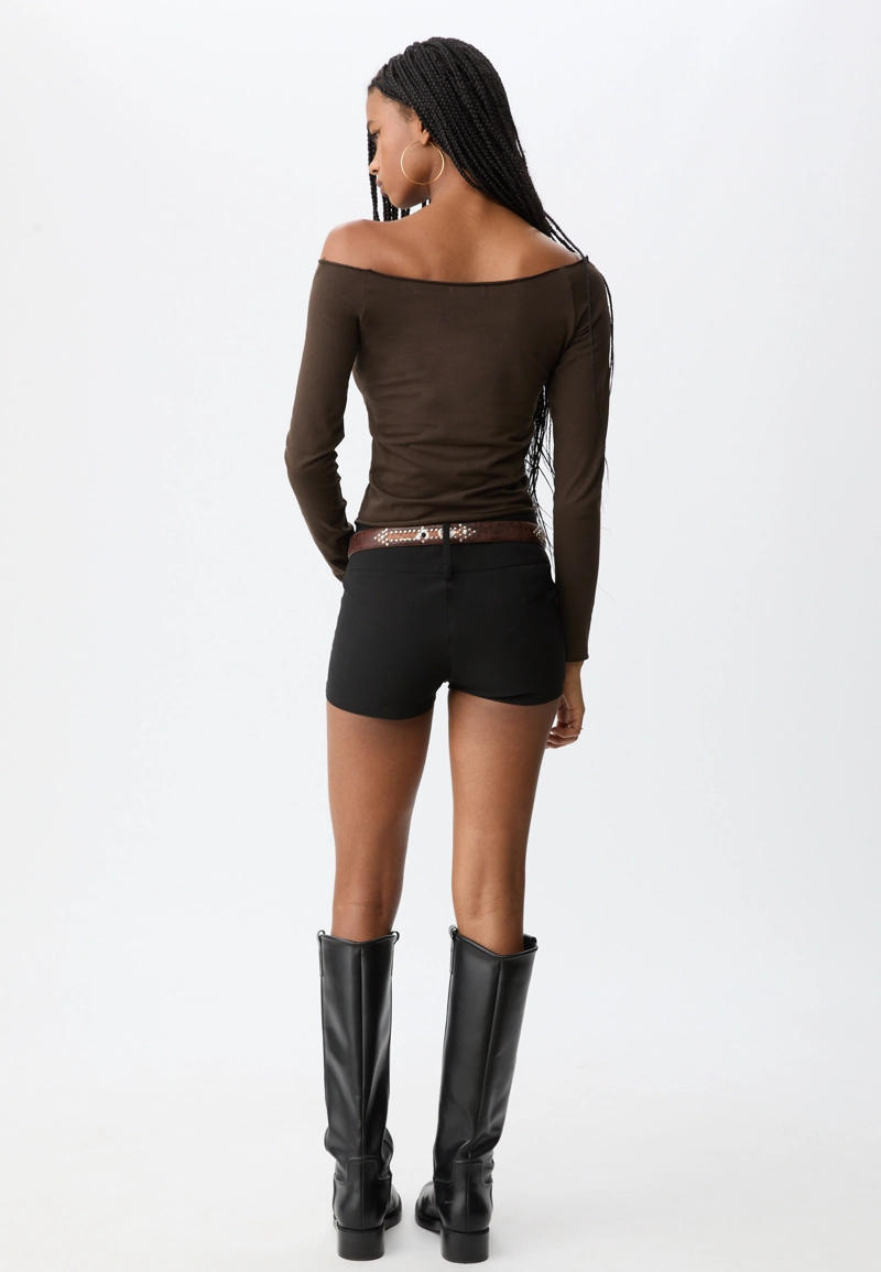 Футболка с открытыми плечами