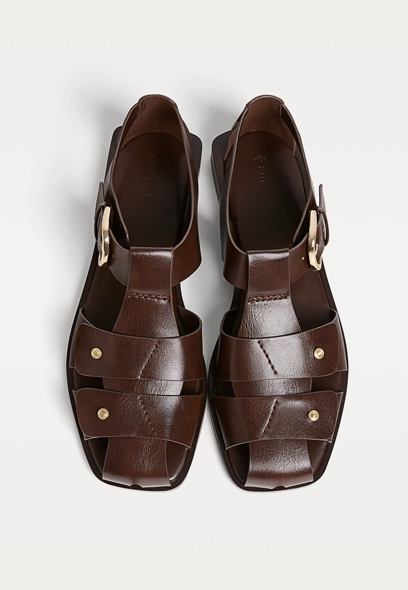 Сандалии с ремешками и пряжкой