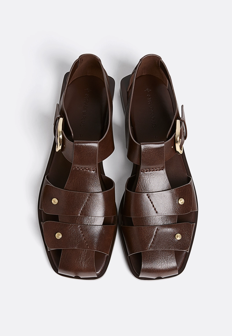 Сандалии с ремешками и пряжкой