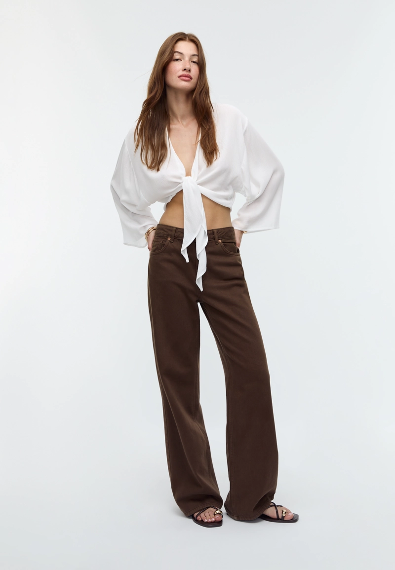 Легкая блузка с узлом