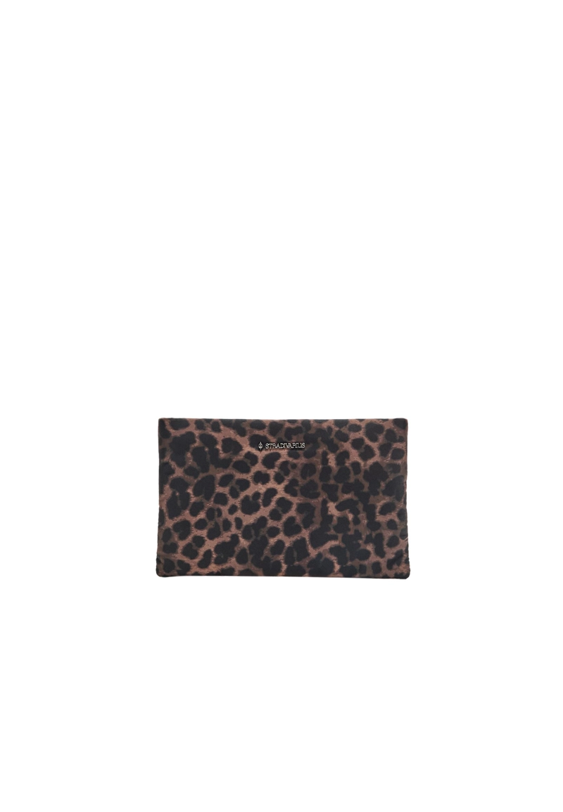 Косметичка на молнии с леопардовым принтом