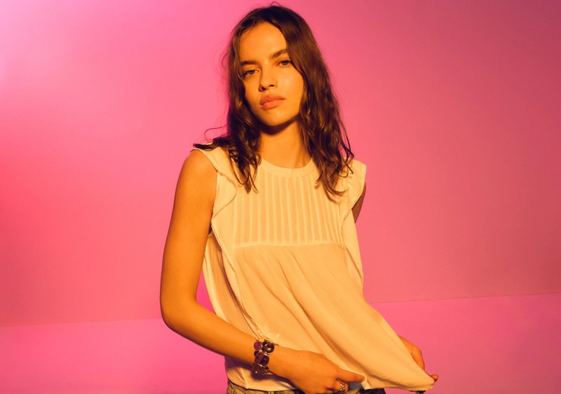 Блузка из струящейся ткани с воланами