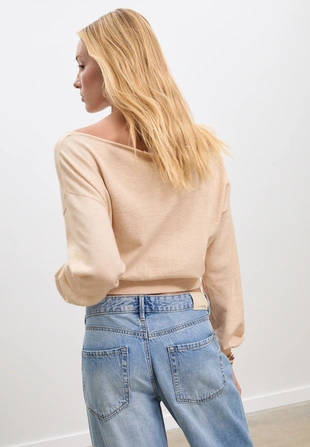 Трикотажный свитер с вырезом «лодочка»- Заказать в России