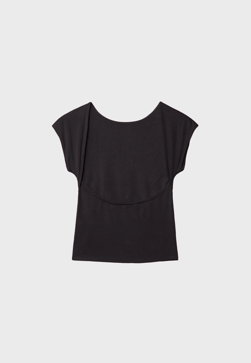 Футболка с открытой спиной