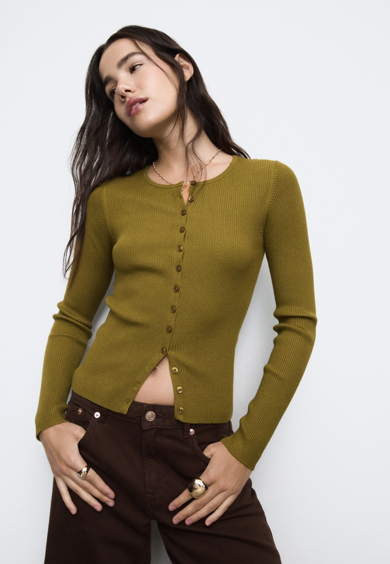 Кардиган в рубчик на пуговицах