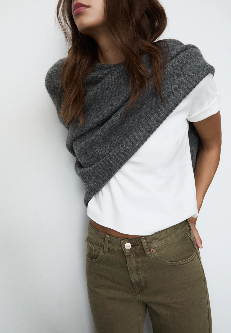 D92 Джинсы прямого широкого кроя