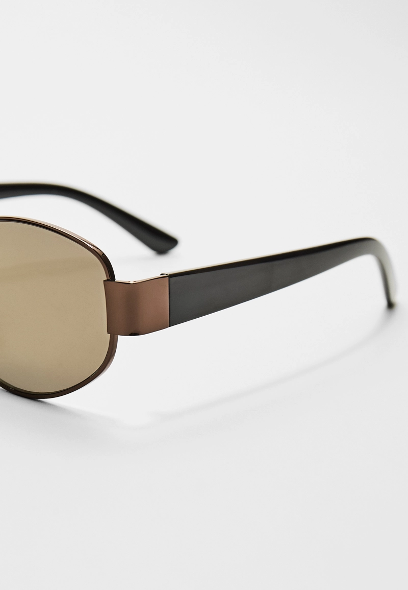 Очки с металлическими дужками