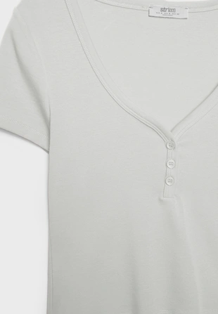 Футболка с короткими рукавами и пуговицами- Заказать в России