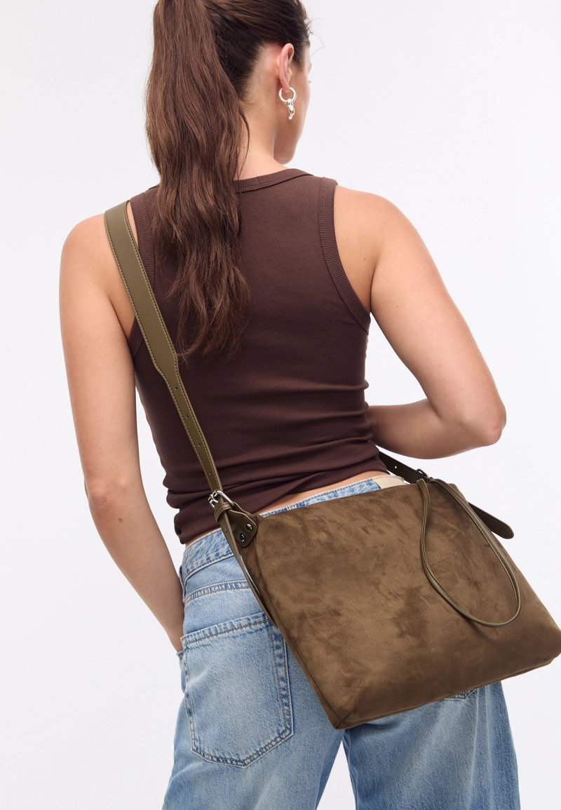 Сумка на плечо из мягкого материала