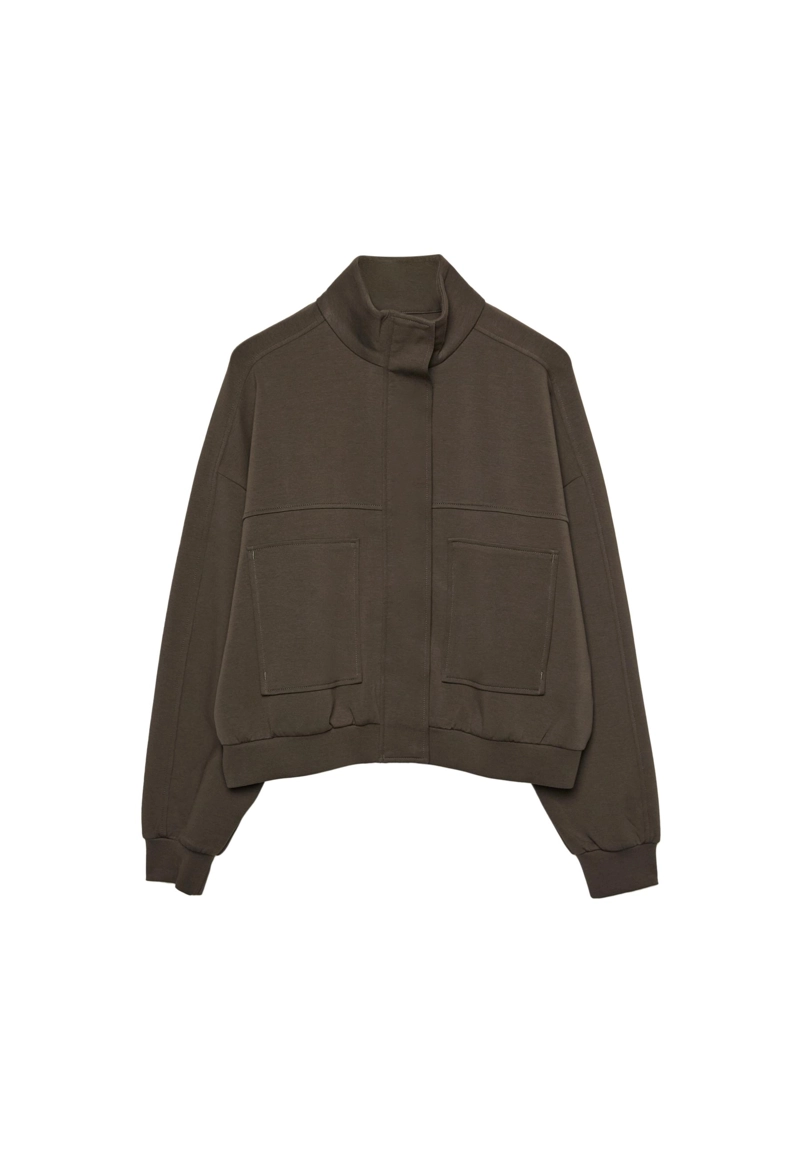 Куртка с карманами