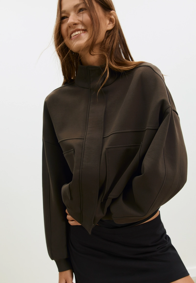 Куртка с карманами