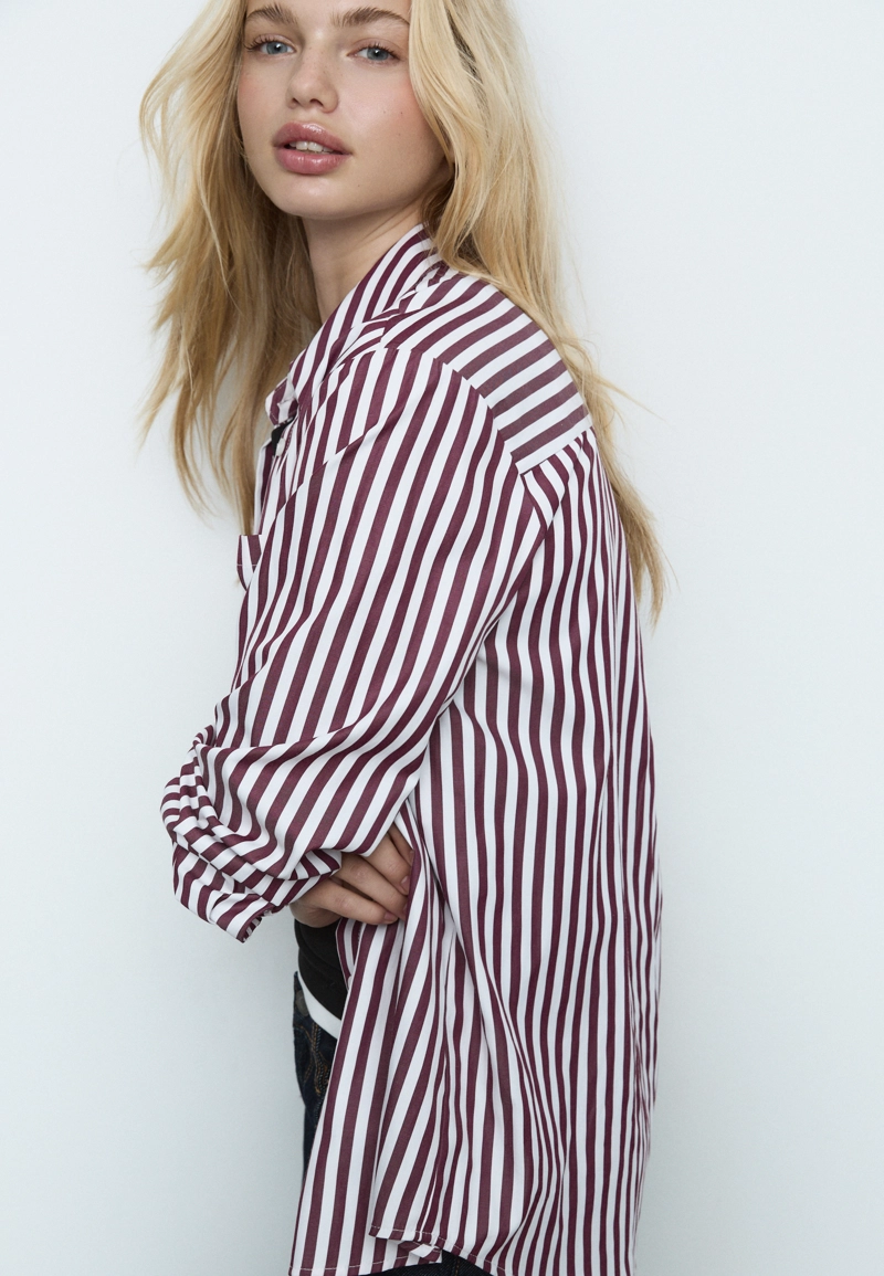 Базовая рубашка в полоску из поплина с карманом