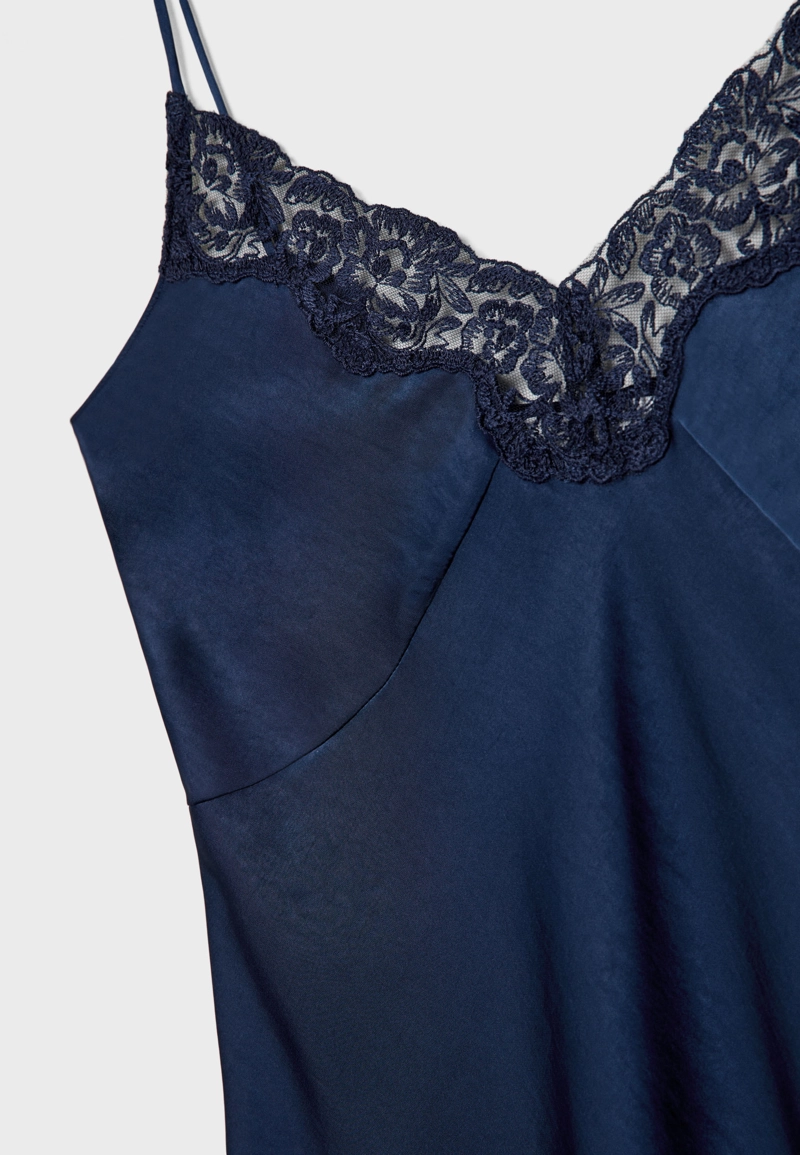 Атласный топ с кружевом