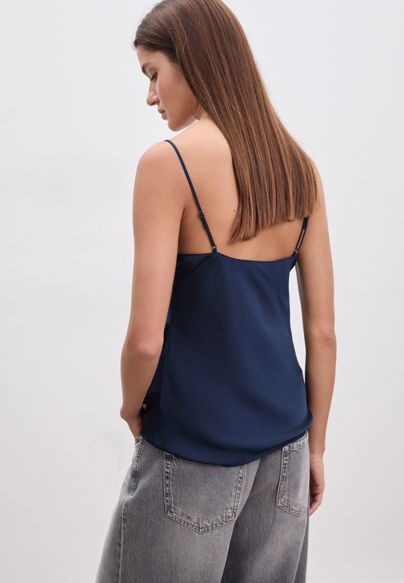 Атласный топ с кружевом