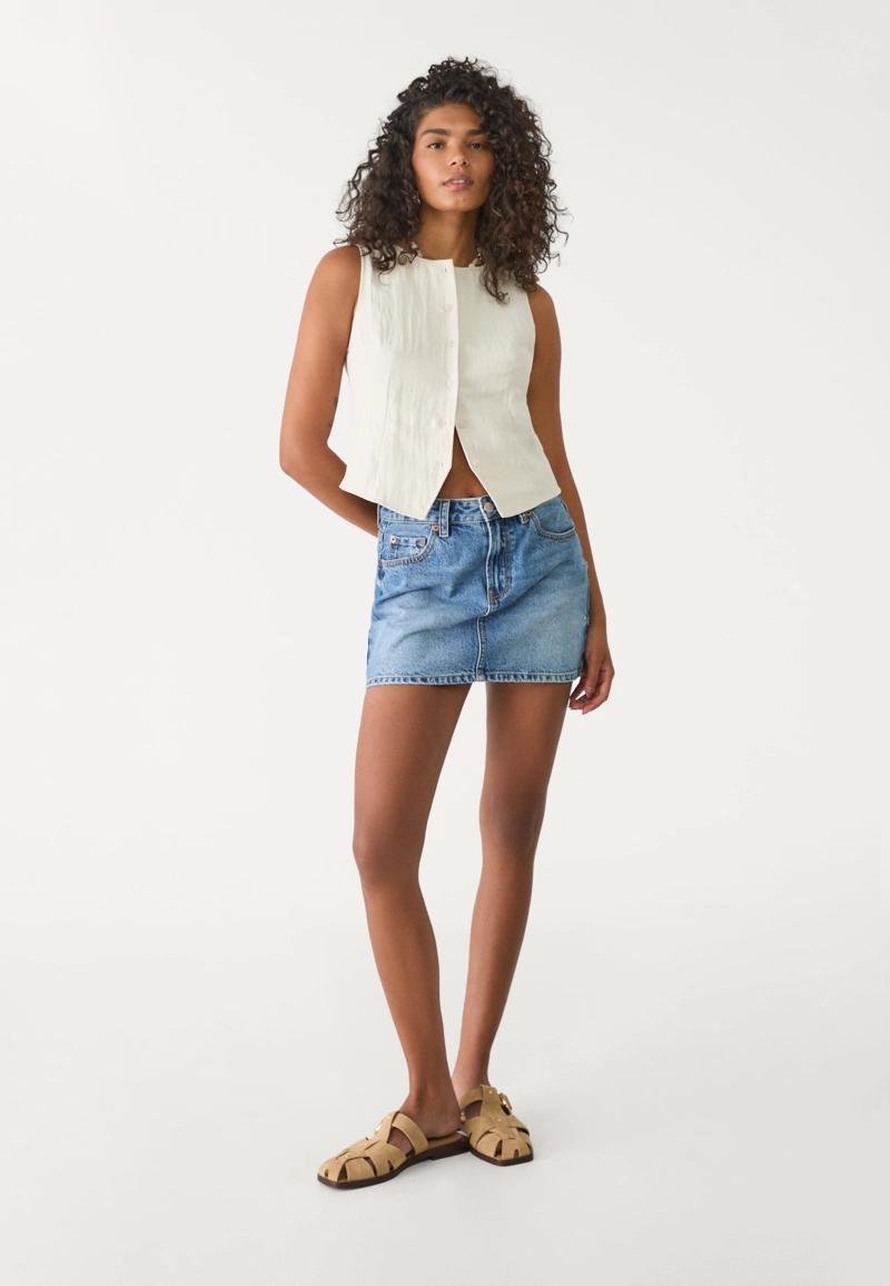 Текстурный топ на пуговицах