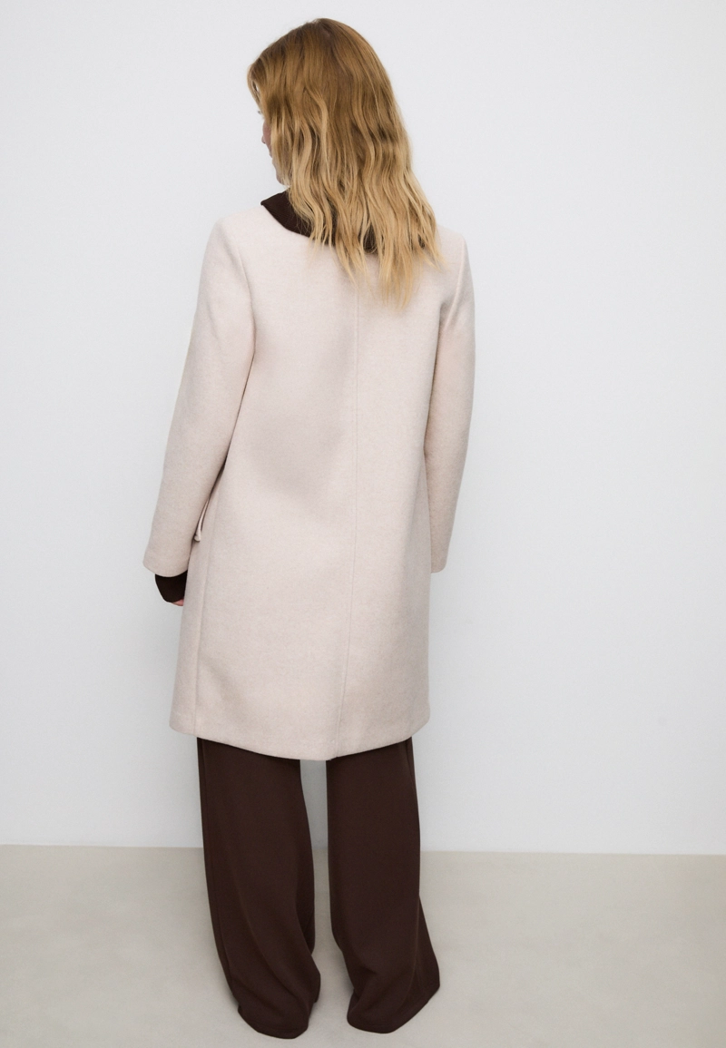 Пальто миди на пуговице из мягкой ткани