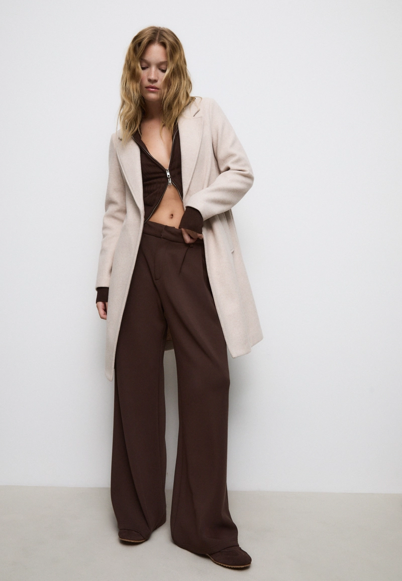 Пальто миди на пуговице из мягкой ткани