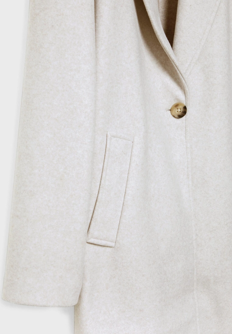 Пальто миди на пуговице из мягкой ткани