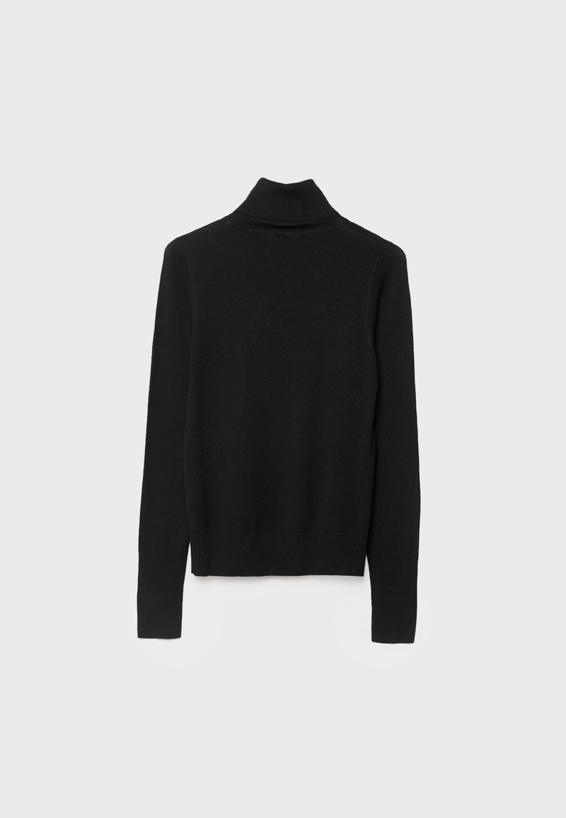 Трикотажный свитер с высоким воротом