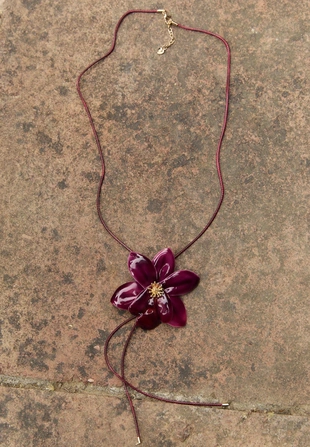 Ожерелье-шнурок с цветком орхидеи- Заказать в России
