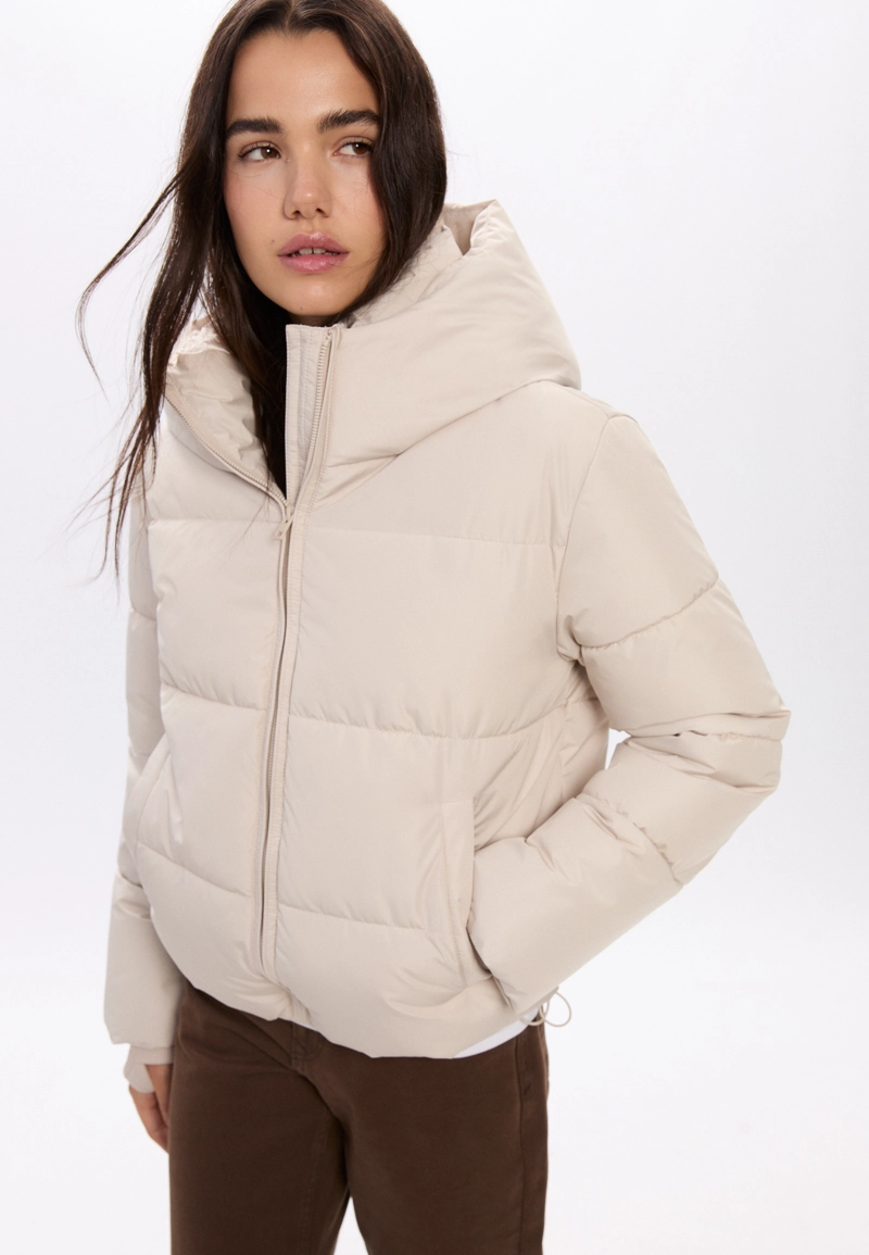 Стеганая куртка с капюшоном