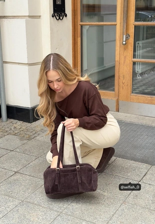 Трикотажный свитер с вырезом «лодочка»- Заказать в России