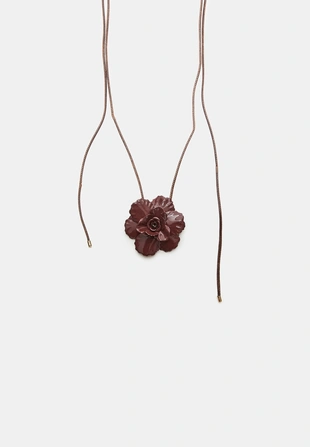 Ожерелье на шнурке с металлическим цветком- Заказать в России