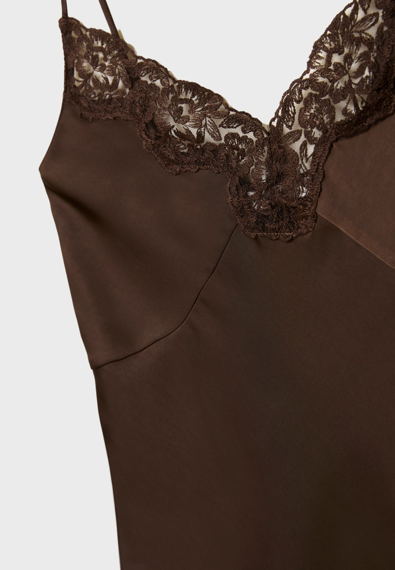 Атласный топ с кружевом