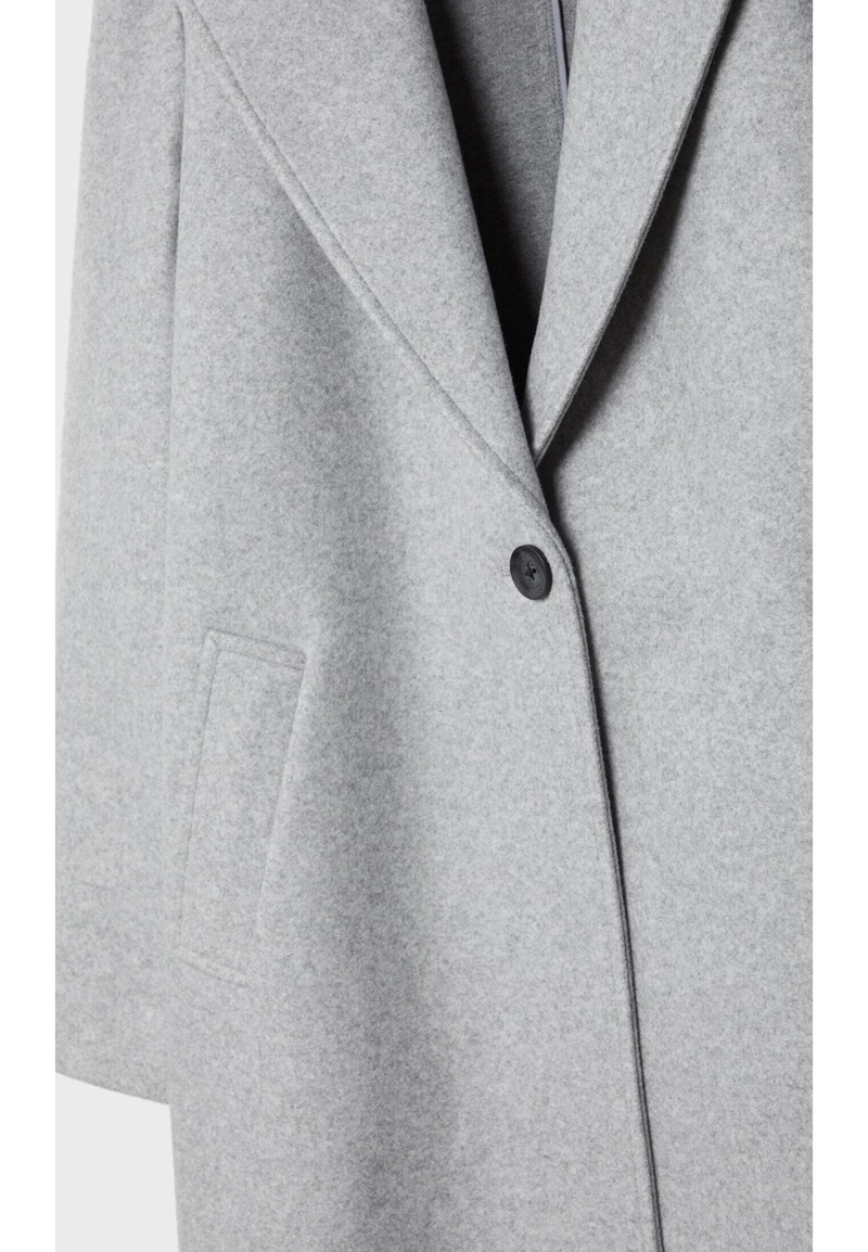 Пальто миди на пуговице из мягкой ткани