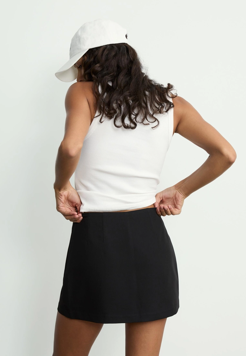 Юбка-шорты с разрезом сбоку