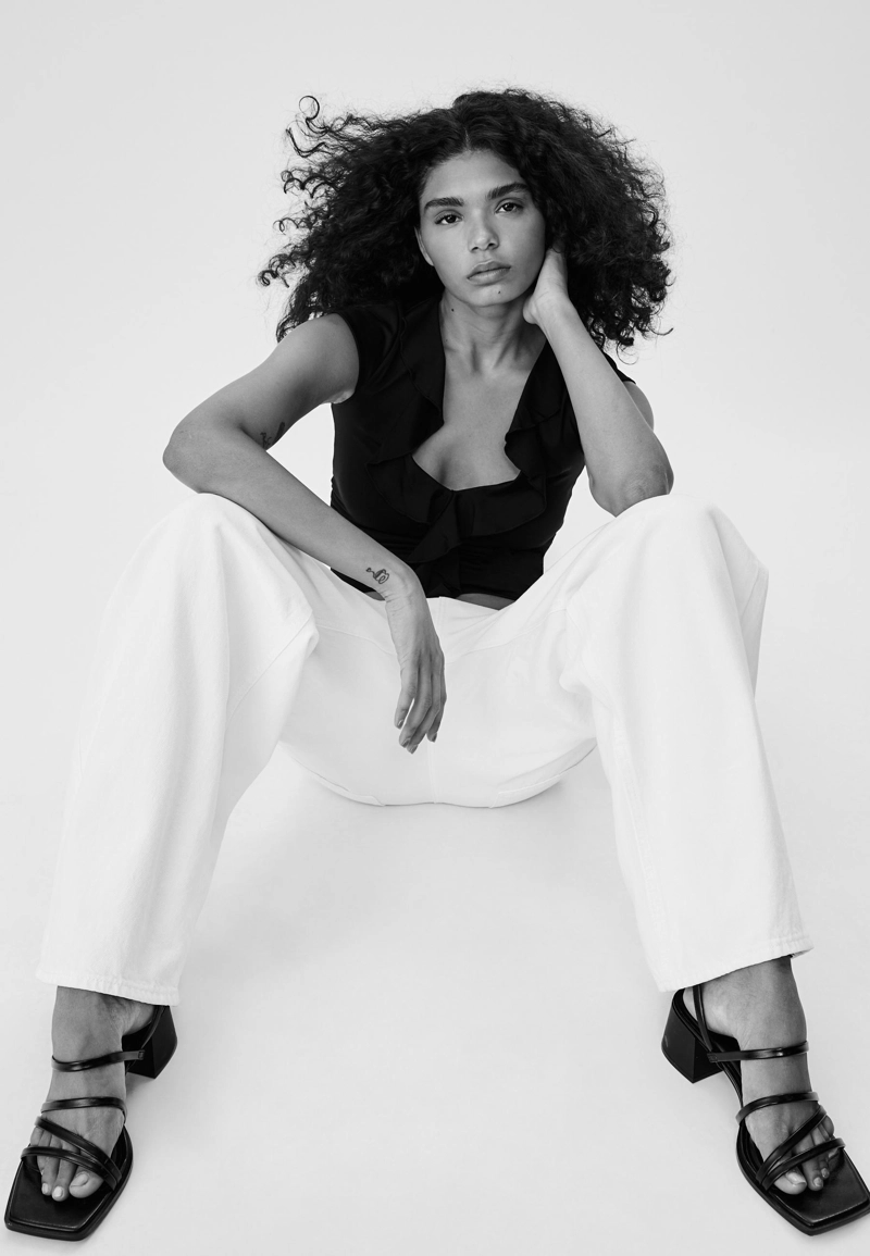 Топ из полиамида с оборками