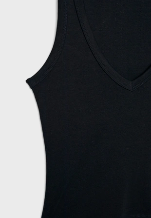 Футболка спина-борцовка с V-образным вырезом- Заказать в России