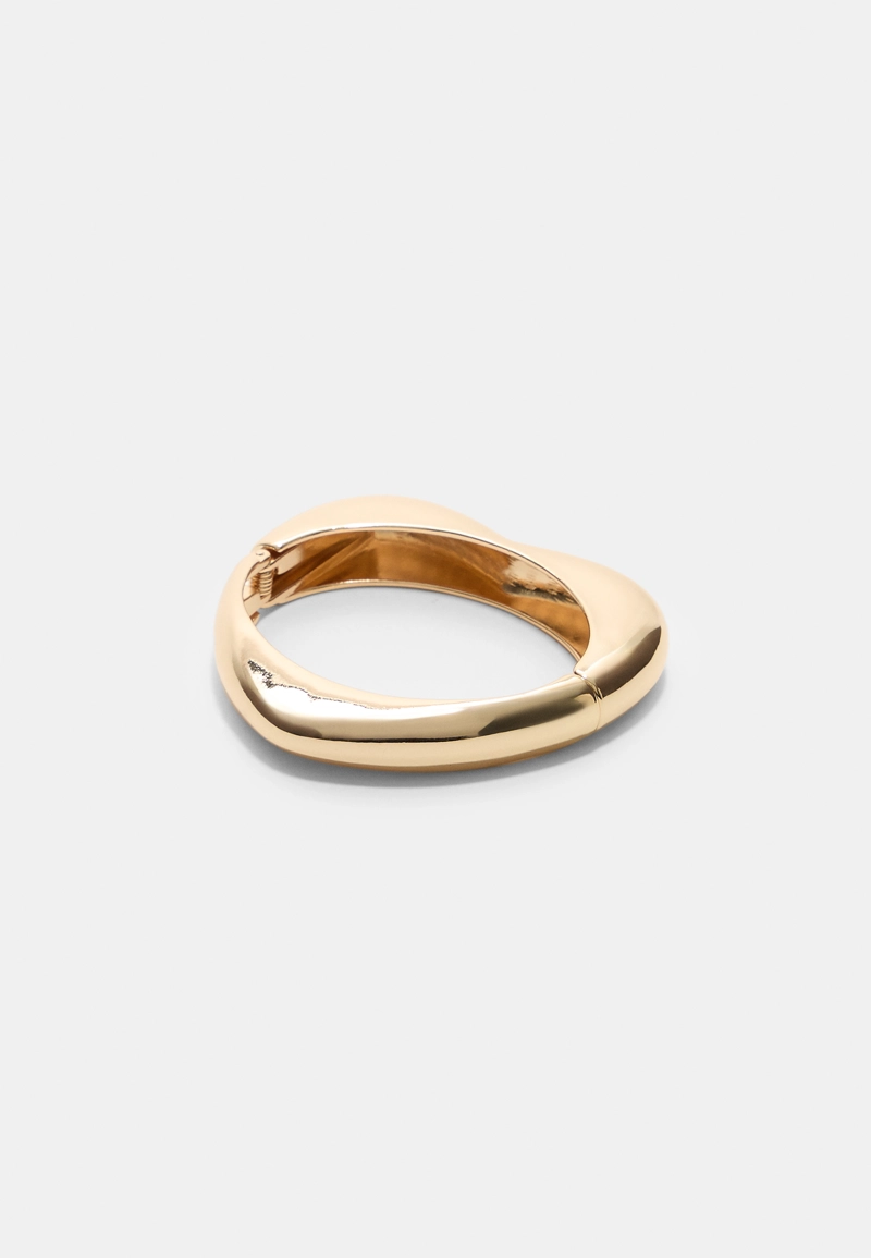 Металлический браслет с сердечком