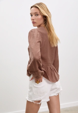 Легкая блузка с вышивкой и узлом- Заказать в России