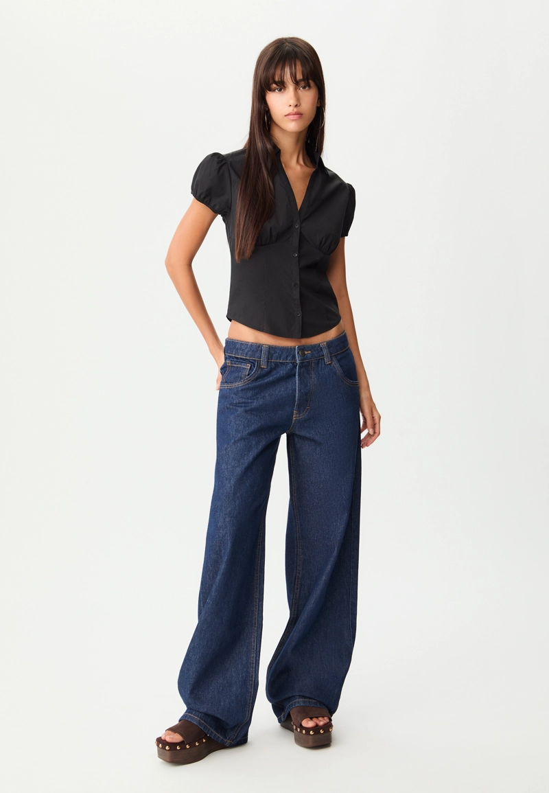 Приталенная рубашка с короткими рукавами