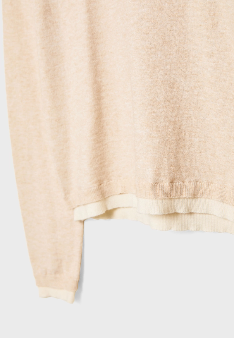 Джемпер трикотажный с ярким контрастом