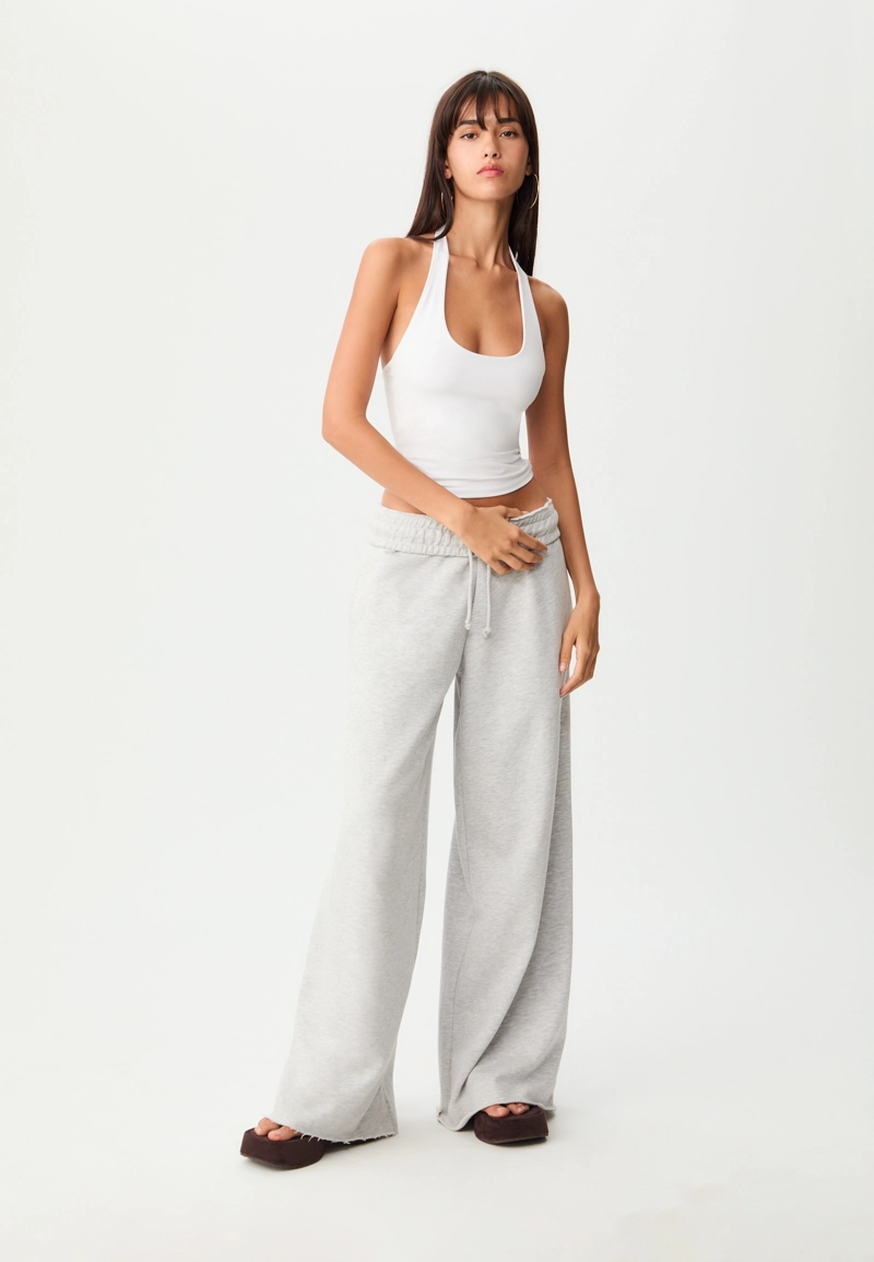 Футболка с горловиной халтер