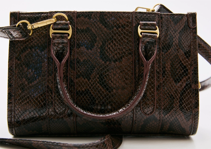 Сумка-шопер с анималистическим принтом из искусственной кожи