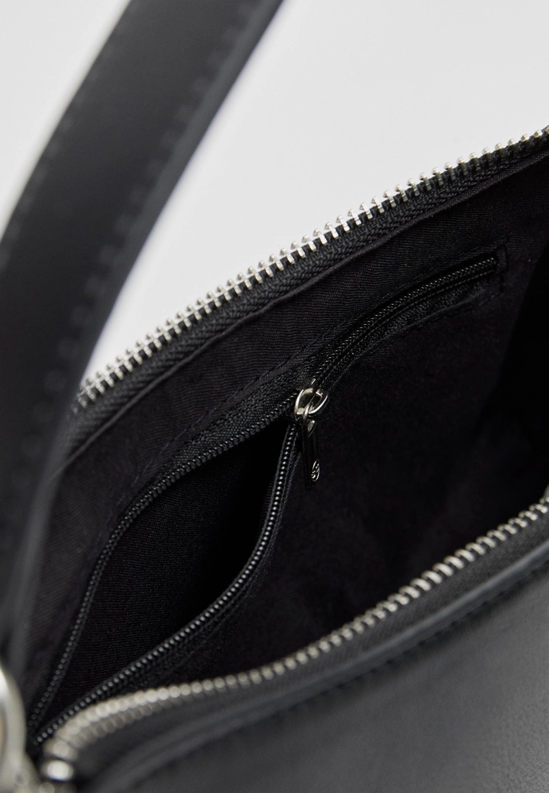 Сумка на плечо с цепочкой