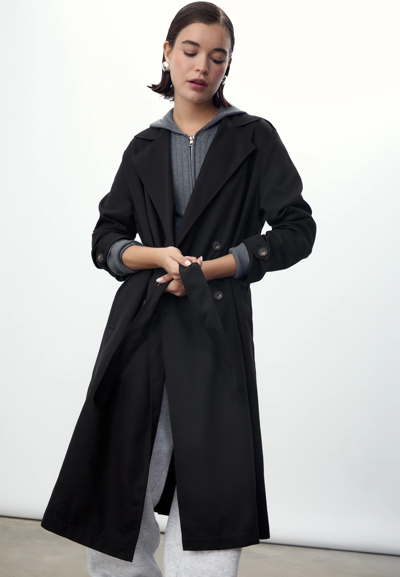 Длинный струящийся тренч