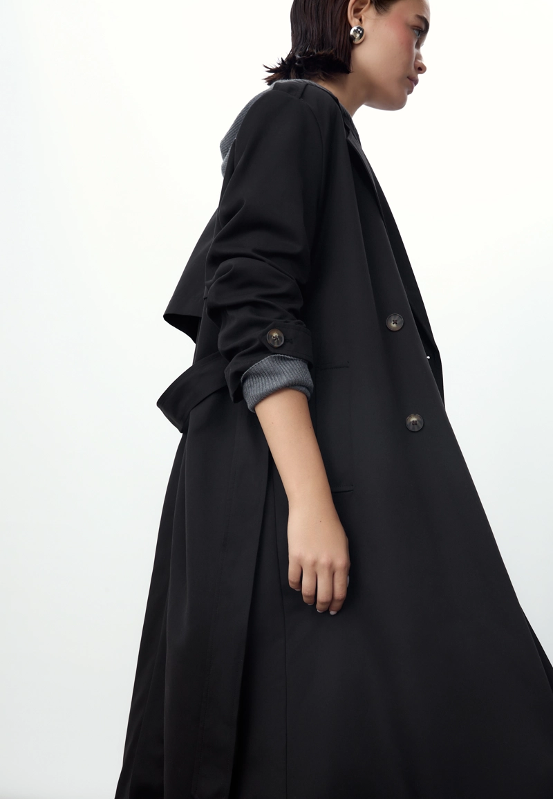 Длинный струящийся тренч