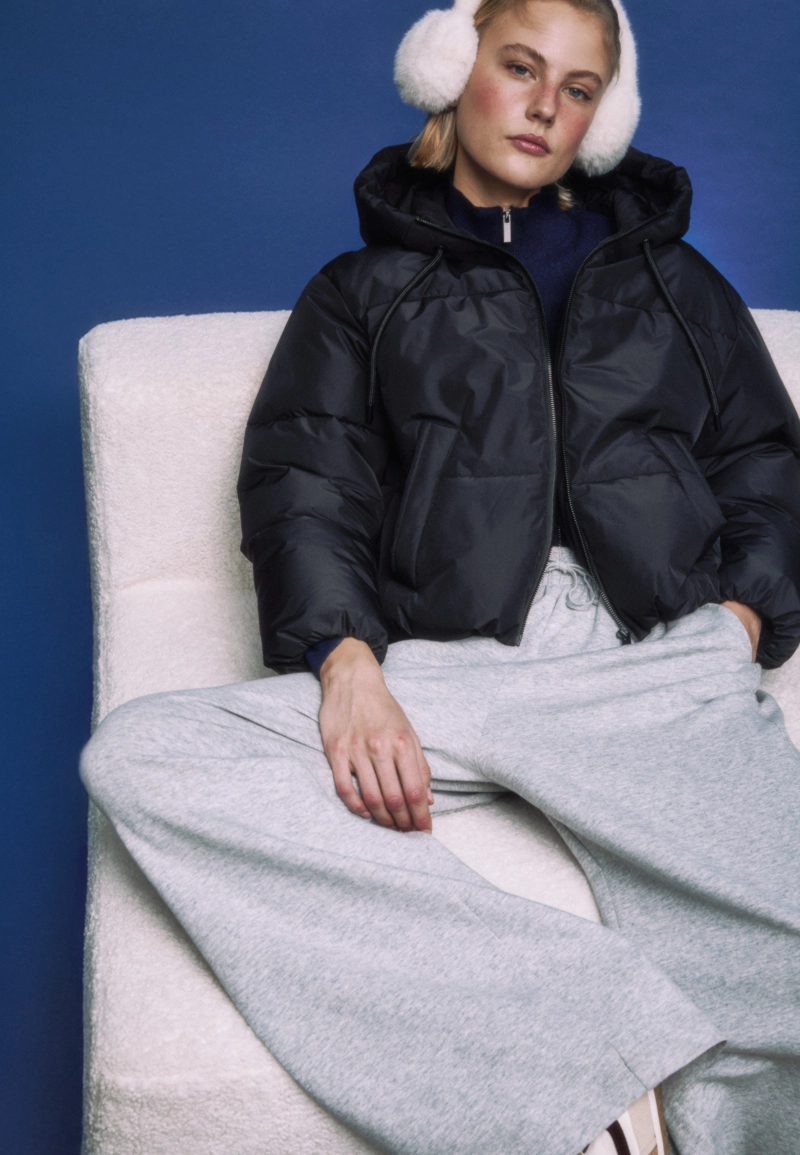 Стеганая куртка оверсайз с капюшоном