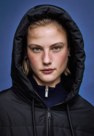 Стеганая куртка оверсайз с капюшоном- Заказать в России